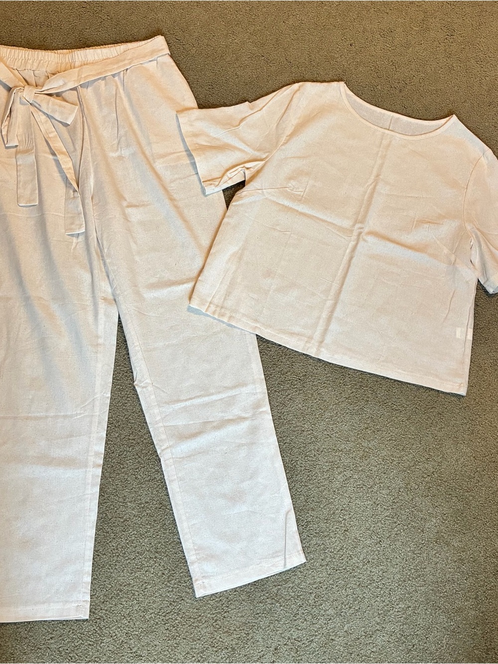 Women’s medium two piece crème beige pants & shirt lounge set comfy pajamas